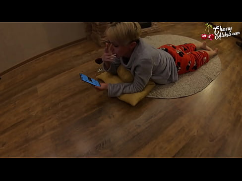 ❤️ 瘋狂的金發女郎吸吮巨大的雞巴並在上面彈跳 - 肛交 ️ 蕩婦 在 zh-tw.com-pornzog.ru ❌️